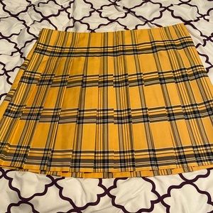 Plaid zip up skirt